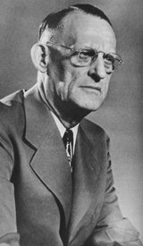 Conmemoramos en esta fecha a nivel mundial el aniversario luctuoso N° 73 de Robert Holbrook Smith (Dr.Bob.) cofundador de A.A. Quien partiera "por el camino del destino feliz" el 16 de noviembre de 1950
-Gracias por tu legado Dr. Bob.