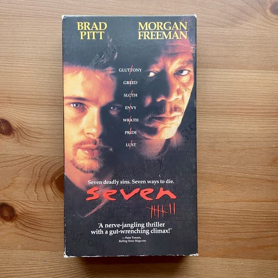 “What's in the box?” #vhs #videotape #vhstape #90s #90smovie #movie #seven #se7en #davidfincher #bradpitt #morganfreeman #kevinspacey #gwynethpaltrow #rleeermey #johncmcginley #whatsinthebox