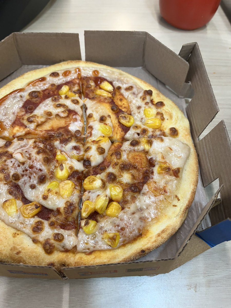 keshavcnlu's tweet photo. Today I spent approx 500 on Domino’s Pizza, at Kankarbag, Patna Branch. It was worst pizza i had ever eaten in my life. No base, no stuffings, no cheese and compromised food. And even Domino’s not giving ratting option on massage so I’m writing here.
@dominos_india  @dominos https://t.co/Q0Ov7LRpBJ