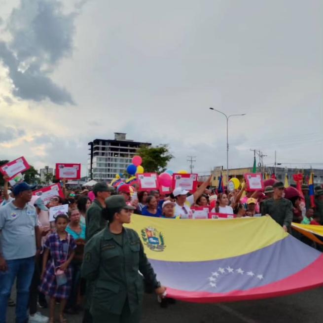 NMABarinas's tweet photo. #NOV el personal del  @nucleomedicobarinass Asistieron a la marcha por la defensa de nuestro esequibo, demostrando así el amor patrio por nuestra soberanía nacional
¡El Esequibo es nuestro!

#Venezuelatoda_fanb https://t.co/JyGe3NbMzp
