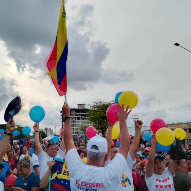 #NOV el personal del  @nucleomedicobarinass Asistieron a la marcha por la defensa de nuestro esequibo, demostrando así el amor patrio por nuestra soberanía nacional
¡El Esequibo es nuestro!

#Venezuelatoda_fanb