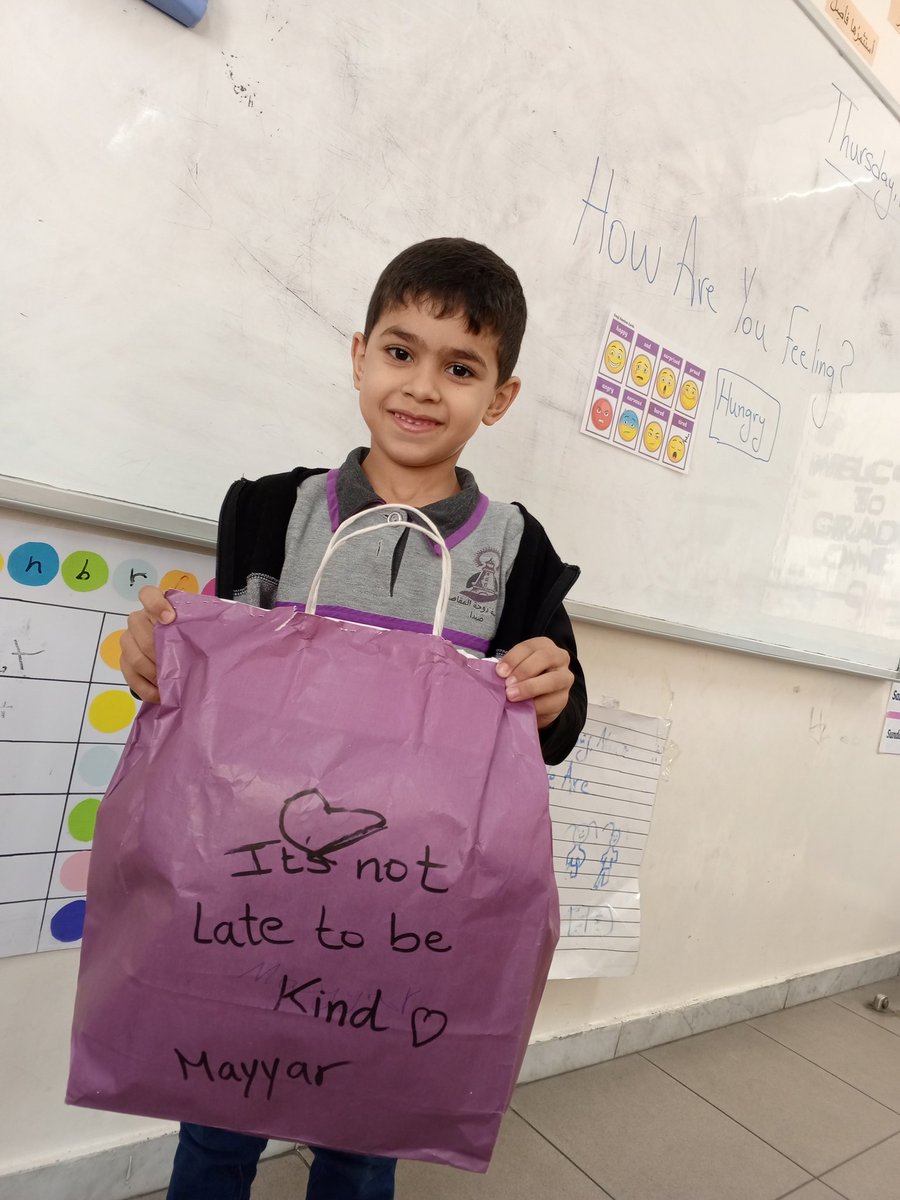 ayaabdo77's tweet photo. For sure it's never late to be kind. You can always elevate your day with a touch of kindness. My sweet learner Mayyar in Grade 1 C celebrated "Kindness Day" by sharing with his friends popcorn. Thank you my lovely learner ❤️❤️❤️😊
@soha_nj @NouraYehia9 @makdawhaschool https://t.co/zqDKwhhBo2