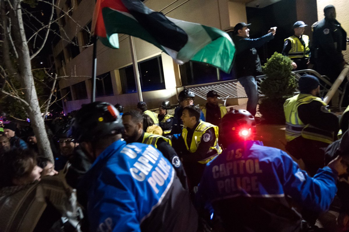 Capitol Police violently clashed with peaceful protestors outside the Democratic National Headquarters in Washington DC. The event escalated to tear gas and heavily body armored units arriving on the scene.

sdotpdotmedia.com/photojournalis…