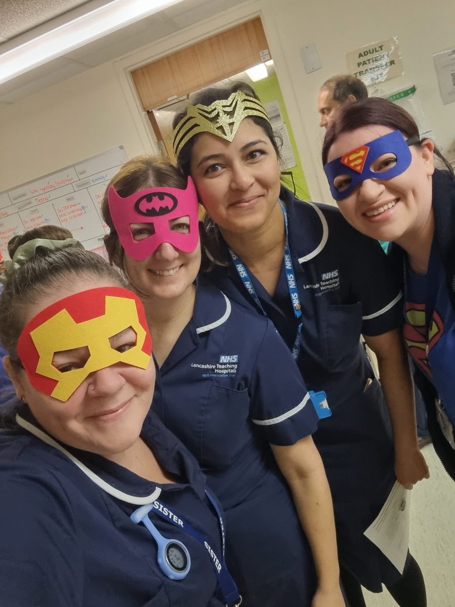 Super hero day to fight against pressure sores & teaching @Surgical_Matron #pressureulcerweek