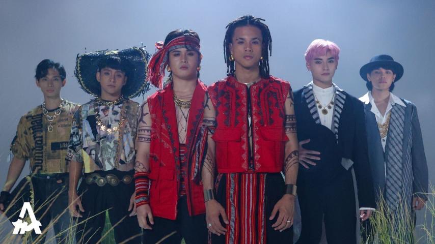 [New Video] ALAMAT ‘DAGUNDONG’ Dance Performance ☝🏽🤎

Out tomorrow, Nov 17, at 6pm on our YouTube Channel. 
🔗 Premiere Link: youtu.be/ZQBONx6PTHY

👉🏼 Tagline at 4pm tomorrow: 
ALAMAT DAGUNDONG PERFORMANCE 
#ALAMATIsaPuso