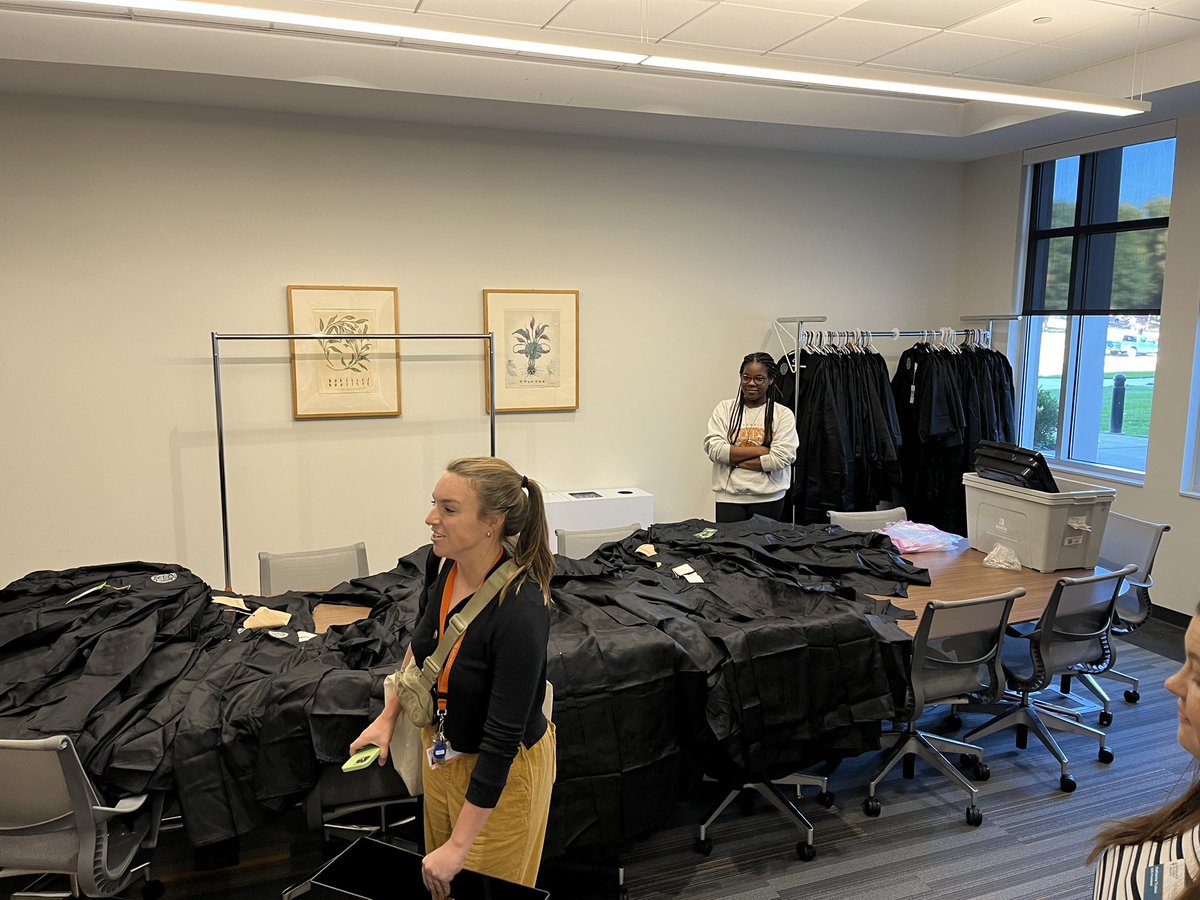 dr_byronhughes's tweet photo. “Reduce, Reuse, Regalia” is a great pop-up collaboration between @UTKGSS, Free Store, and Basic Needs. It’s almost fall graduation season. Vols take care of Vols! @UTKDOS @UTKStudentLife https://t.co/fv1o9PeILz