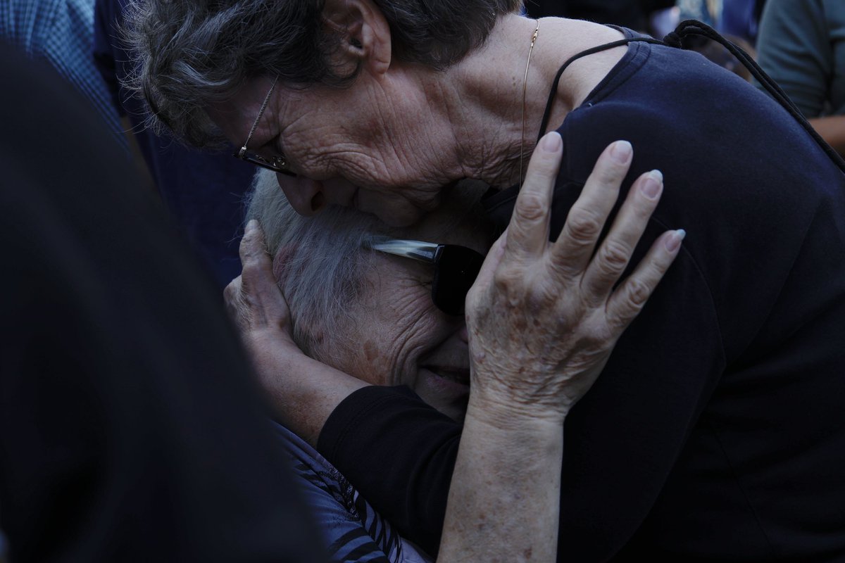 DHamamdjian's tweet photo. Family &amp; friends - and she had many, of all faiths- said goodbye to longtime peace activist Vivian Silver today. It was incredibly moving.

Her brother tells me that even today, he believes she would have remained steadfast in her belief that war doesn’t lead to peace. https://t.co/C9gPcFFZWM