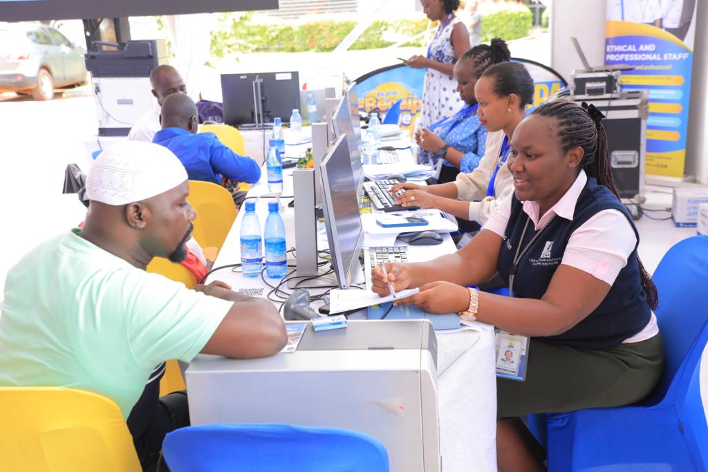 URAuganda's tweet photo. HAPPENING NOW: The #ServiceExcellenceWeek is still on at URA Headquarters Nakawa. 

Feel free to come through for all tax related services.
#CommittedToServiceExcellence
#TPAS23 https://t.co/5kR3zQtDPj
