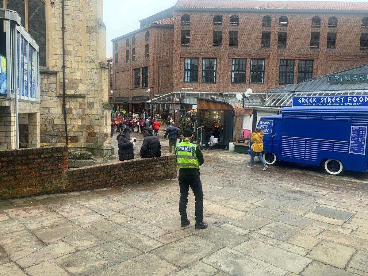 NYP_York's tweet photo. York Christmas market is here!🎄 
So are our Project Servator officers, using a range of policing tactics including plain clothes officers to help keep you safe and looking out for you.
We pop up anywhere, at anytime.
More info on web.
#ProjectServator
#TogetherWeveGotItCovered https://t.co/Bi7IpbmjTv