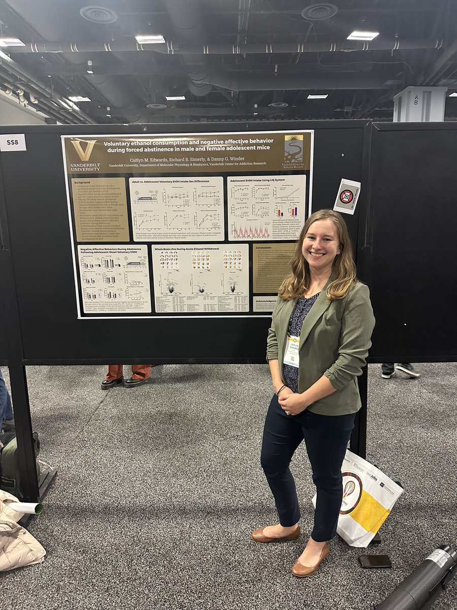 Had a great time presenting some of my postdoc work this year at #SfN23! Thank you to everyone for coming by! #adolescentalcohol #wholebraincfos