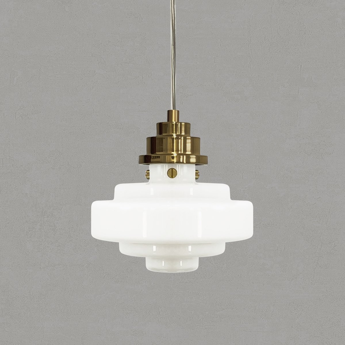 KAISHI_LAMPS's tweet image. Coming Soon - New Art Mini Pendant Lamp with gold body and shiny opal glass diffuser. #comingsoon #art #pendantlamp #glass #brass #vintagebulb #lamp #bulb #lighting #kaishi #kaishilamps #spanishdeisgn #design #modern #lifetsyle #product #architecture #custom #interior #decoration