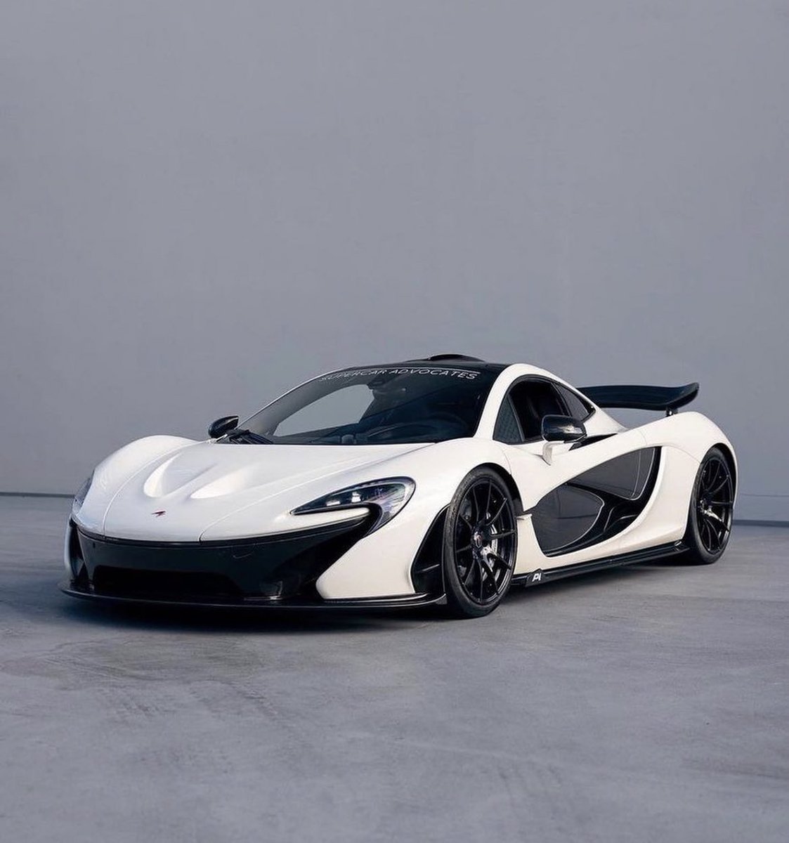LuxuryCars365's tweet photo. McLaren P1 🕊️ https://t.co/RMvGRfsd21