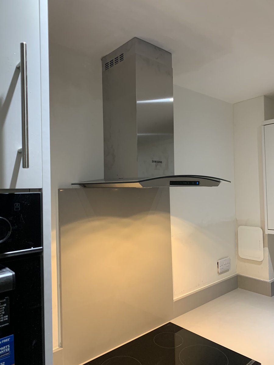 PaulPmstanley's tweet image. Recently completed small kitchen layout alteration, new extractor, oven, hob, sink &amp;amp; worktops. Walls to be tidied up &amp;amp; floor to be completed by customer #kitchen #kitcheninstall #funwithunits