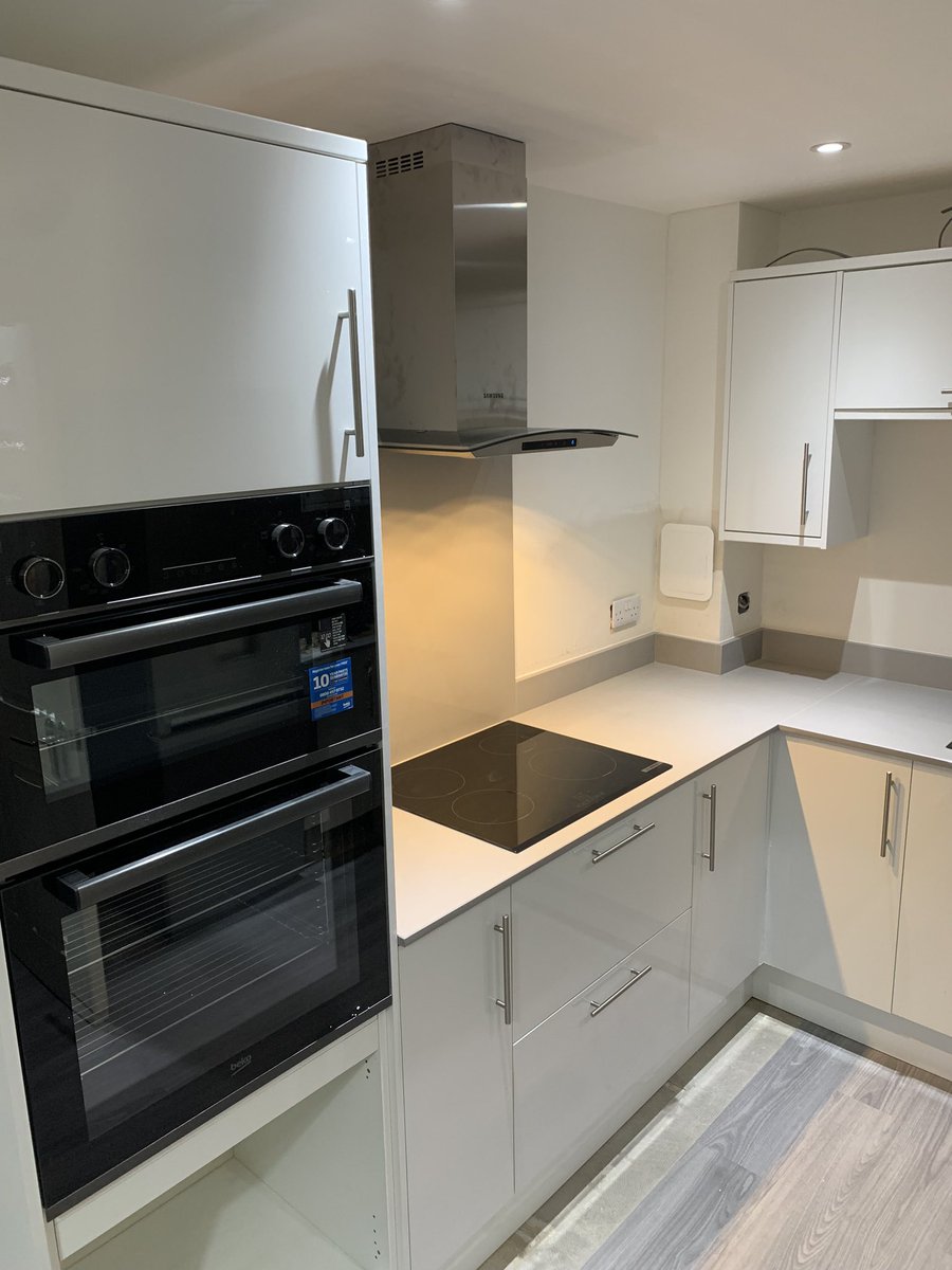 PaulPmstanley's tweet image. Recently completed small kitchen layout alteration, new extractor, oven, hob, sink &amp;amp; worktops. Walls to be tidied up &amp;amp; floor to be completed by customer #kitchen #kitcheninstall #funwithunits