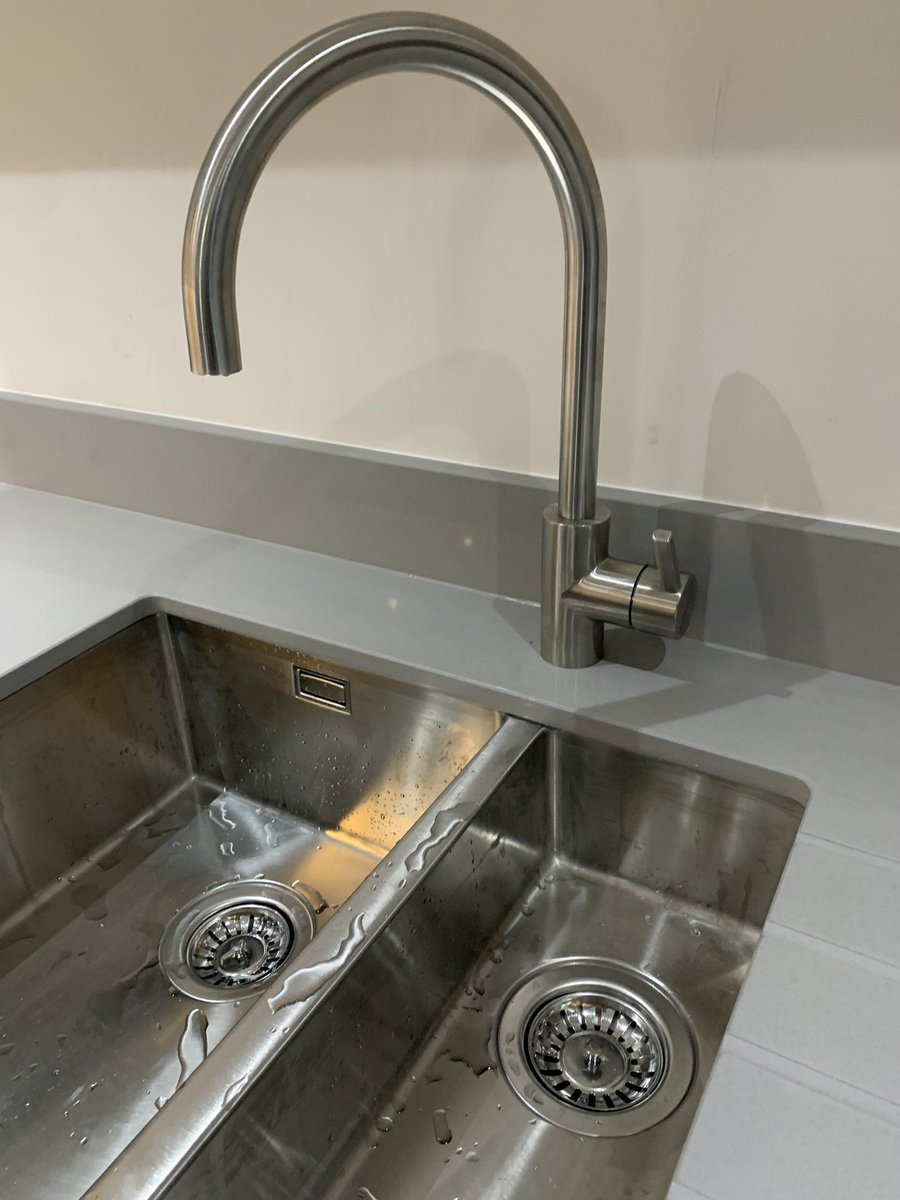 PaulPmstanley's tweet image. Recently completed small kitchen layout alteration, new extractor, oven, hob, sink &amp;amp; worktops. Walls to be tidied up &amp;amp; floor to be completed by customer #kitchen #kitcheninstall #funwithunits