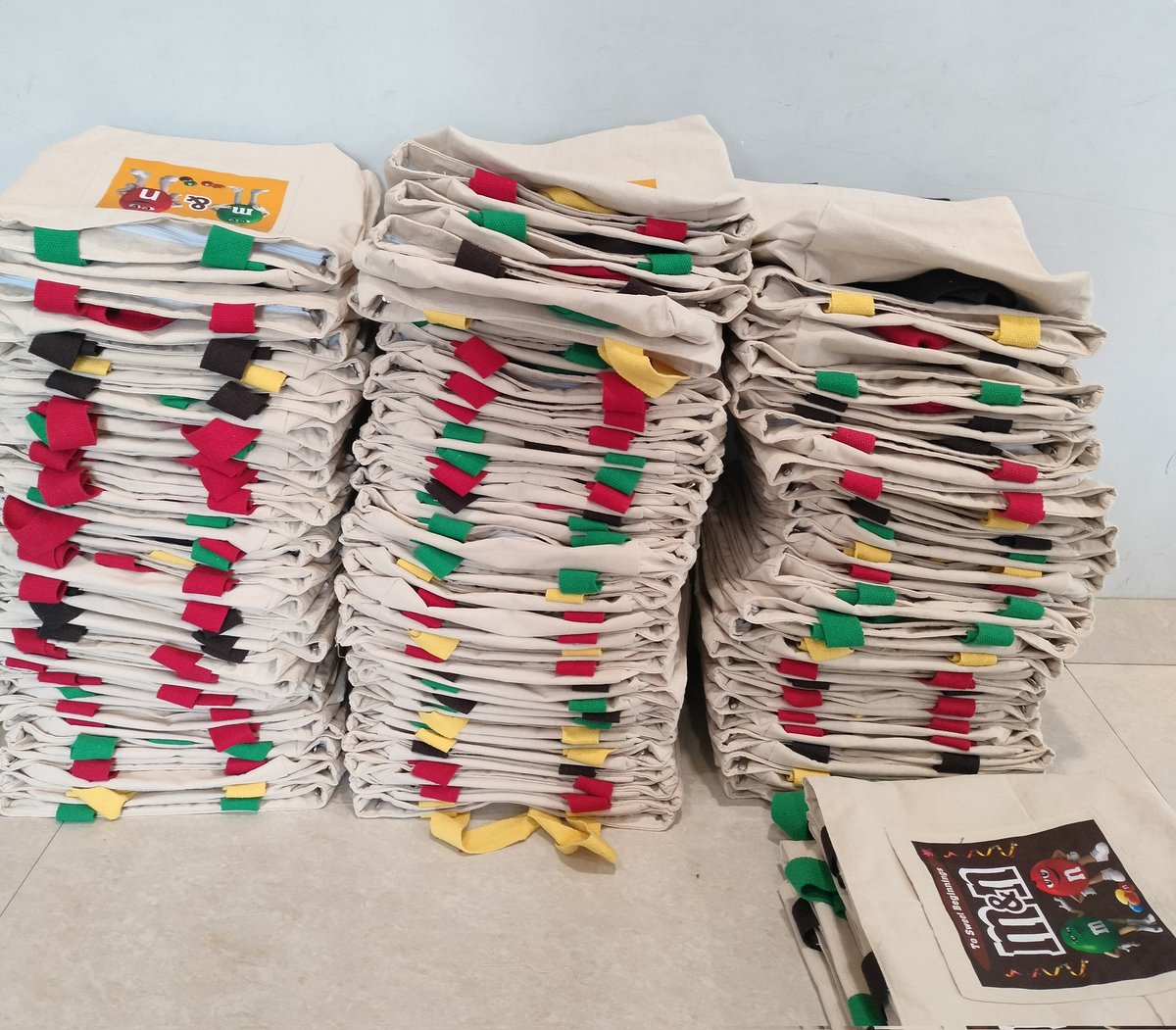 ChymeraAsh's tweet photo. Custom designed wedding totes! Canvas heavy duty! https://t.co/rSEbPkEUK5