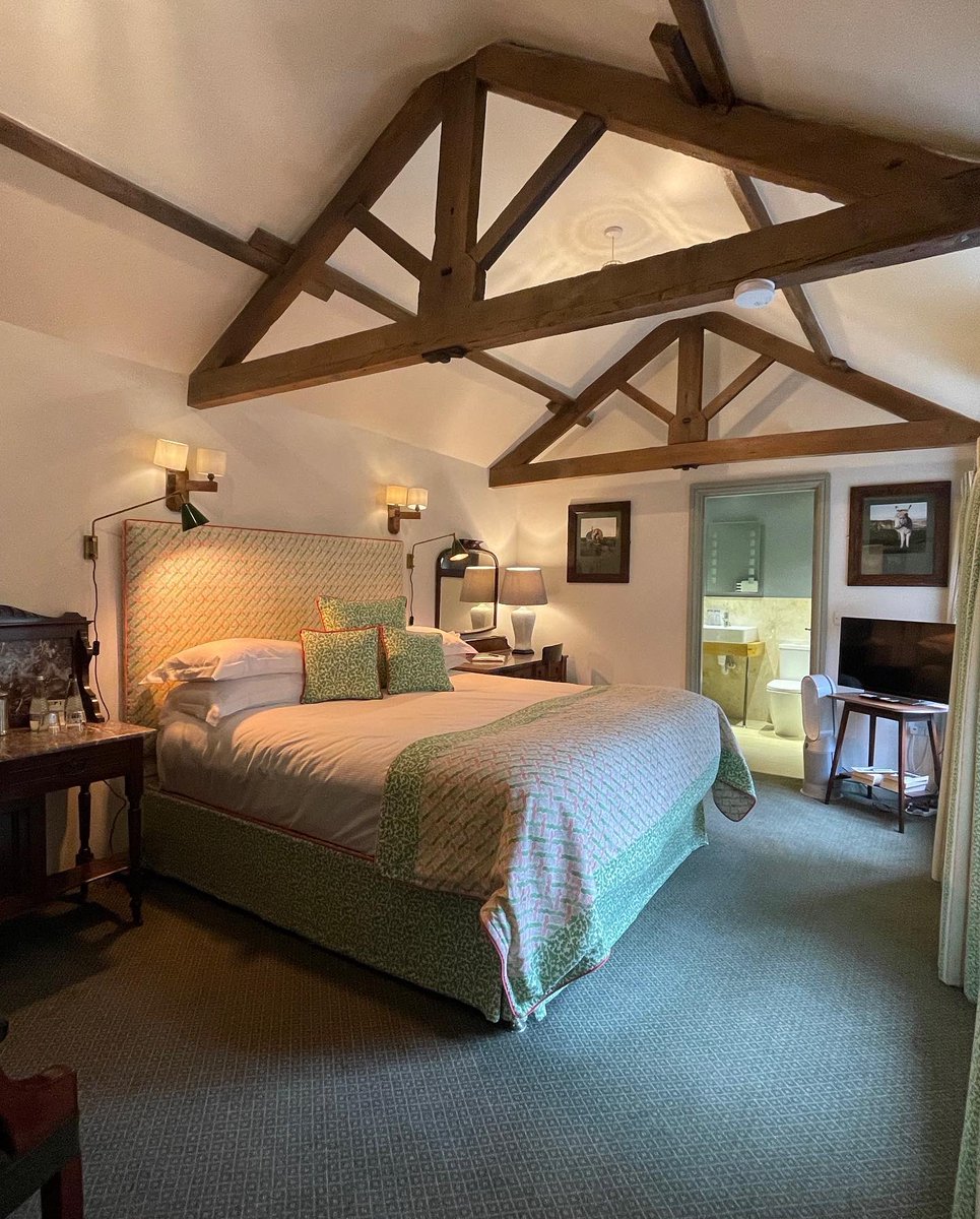 TheDurhamOx's tweet image. Last minute availability tonight and Friday after cancellations following Storm Debbie! #nightsaway #pubwithrooms #durhamoxcrayke