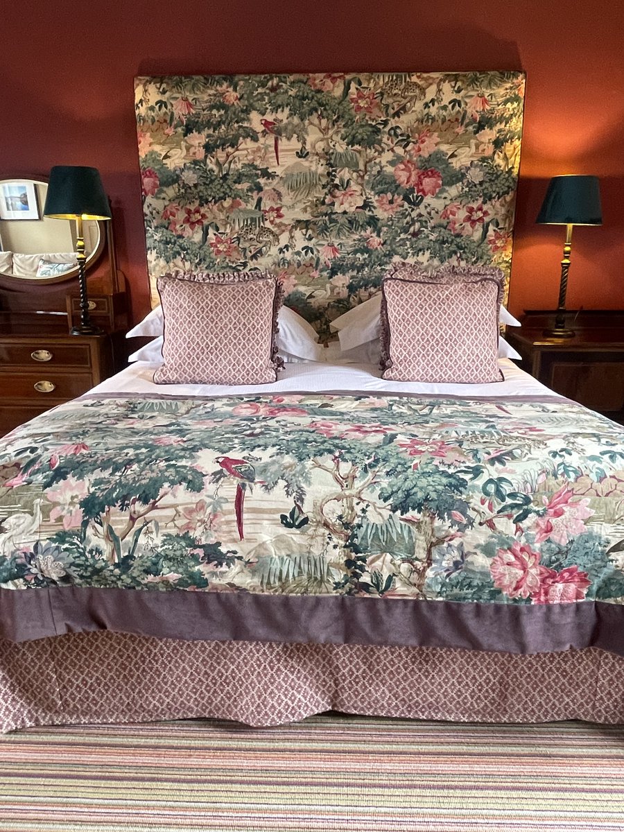 TheDurhamOx's tweet image. Last minute availability tonight and Friday after cancellations following Storm Debbie! #nightsaway #pubwithrooms #durhamoxcrayke