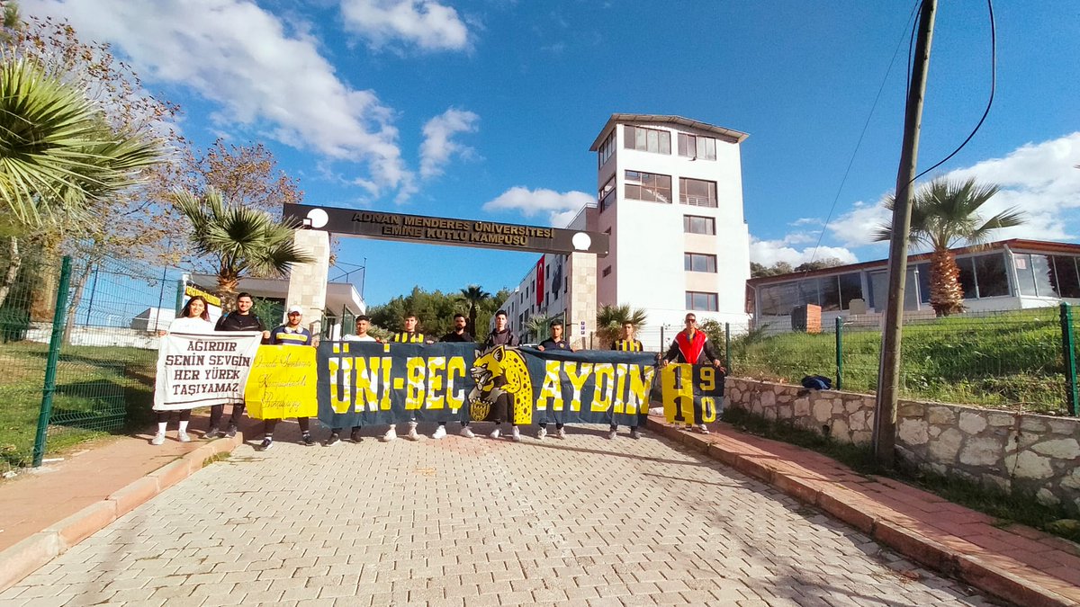 Okulumuz da düzenlenen voleybol turnuvasında Ankaragücümüzü temsil ettik. Omurgasız duruşlara karşı üniversiteli arkadaşlarımızla omuz omuzayız. Seni yok sayacaklar, sen daha çok var olacaksın. 

#ÜniBeçAydın