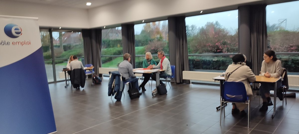 🗓️J-3 #SEEPH. Préparations 🏋️de nos demandeurs d'emploi  aux entretiens d'embauche  avec des experts 🧠du recrutement , un atelier CV aussi au programme .On 🤞pour la suite