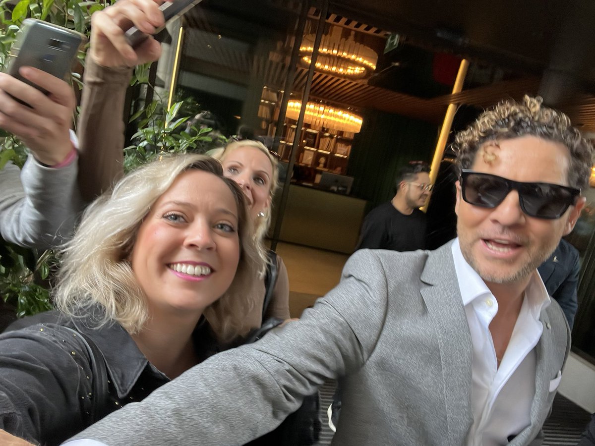 macalmagro's tweet photo. Mis fotos favoritas para los próximos años 😍😍😍😍😍😍 un sueño cumplido 🥹🥹 @davidbisbal https://t.co/iKPgqc5dfL