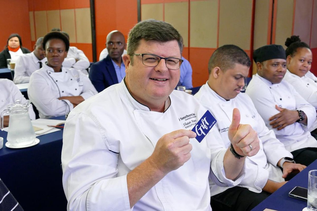 The sheer delight on Executive Chef Shaun Munro’s face was evident as he received the Pick n Pay voucher, enabling all the candidates to purchase ingredients such as WWF SASSI green-listed fish for their entries. @WWFSASSI #InterHotelChallenge2023 #HeinekenSA #Showcook