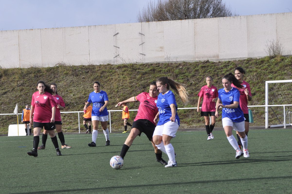 Bisbarraenxogo's tweet photo. O @EscolaCabrejo e o #CormeCF empataron 0-0 na novena xornada do grupo dous da 𝗧𝗲𝗿𝗰𝗲𝗶𝗿𝗮 𝗗𝗶𝘃𝗶𝘀𝗶𝗼́𝗻 𝗚𝗮𝗹𝗲𝗴𝗮 𝗙𝗲𝗺𝗶𝗻𝗶𝗻𝗮 disputada no Hermanas Patiño.
#camariñas #corme #acosta #galicia #futbol #futbolfeminino #terceirafeminina #deportegalego https://t.co/0z5J3tzpV1