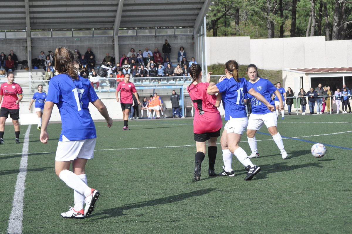Bisbarraenxogo's tweet photo. O @EscolaCabrejo e o #CormeCF empataron 0-0 na novena xornada do grupo dous da 𝗧𝗲𝗿𝗰𝗲𝗶𝗿𝗮 𝗗𝗶𝘃𝗶𝘀𝗶𝗼́𝗻 𝗚𝗮𝗹𝗲𝗴𝗮 𝗙𝗲𝗺𝗶𝗻𝗶𝗻𝗮 disputada no Hermanas Patiño.
#camariñas #corme #acosta #galicia #futbol #futbolfeminino #terceirafeminina #deportegalego https://t.co/0z5J3tzpV1