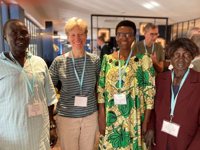 Read about <a href="/rachelcjulian/">Rachel Julian</a>’s extensive research into nonviolent protection from violence across the world in today’s #RKEFest23 blog post. Prof Julian leads the Creating Safer Space @UCPResearch project. <a href="/BeckettPol_IR/">Politics and IR</a>

leedsbeckett.ac.uk/blogs/school-o…