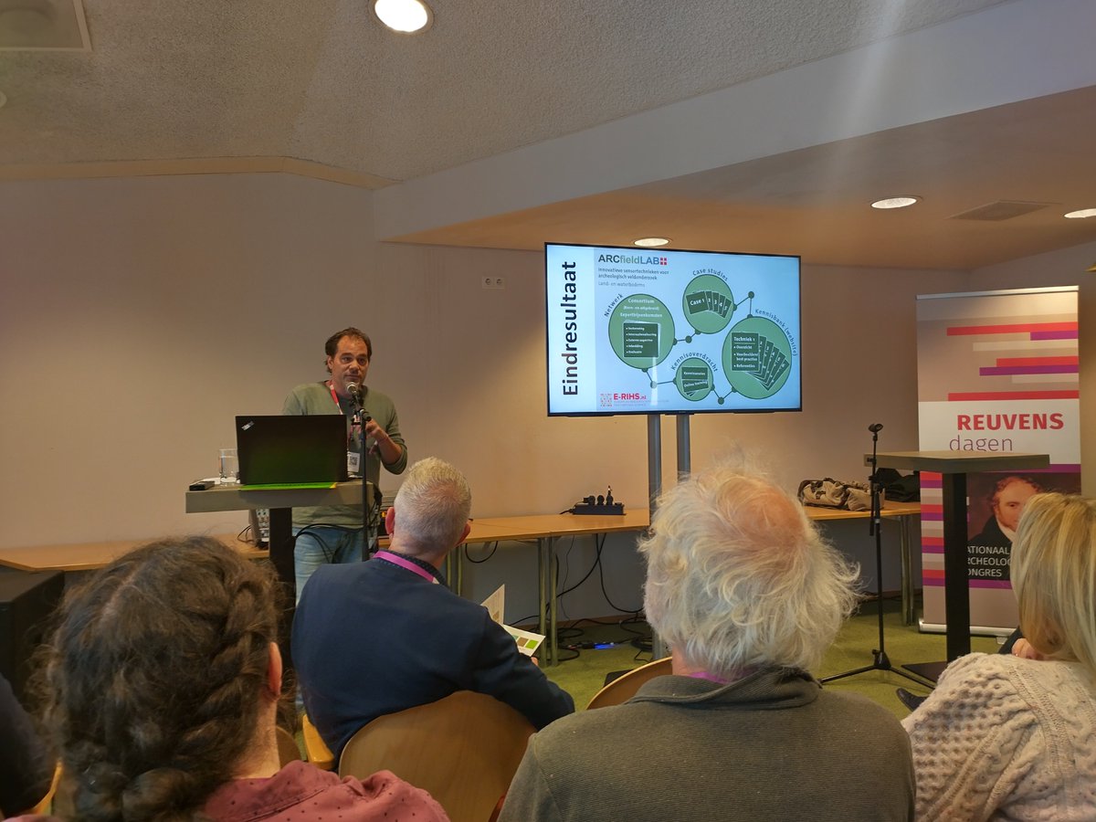 jwhpverhagen's tweet photo. Jitte Waagen pitching the #ArcFieldLab project at the @reuvensdagen @4DRL1 https://t.co/LJHCNE0E4h