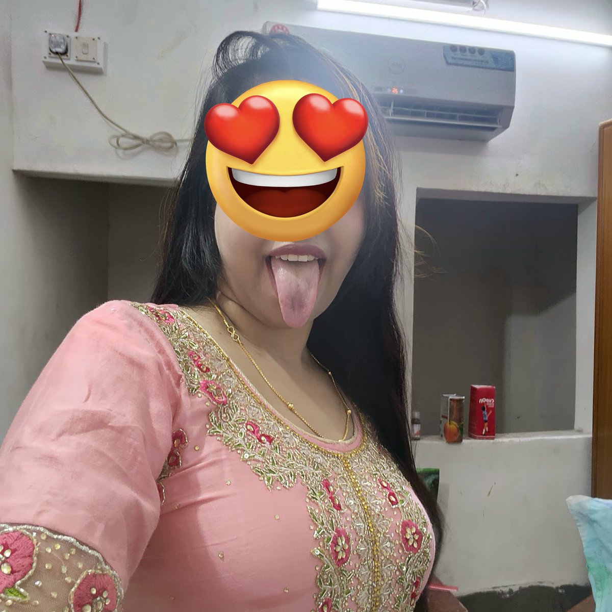Iffat_Cam_Queen's tweet photo. #NewProfilePic https://t.co/XmlJvdPBoy