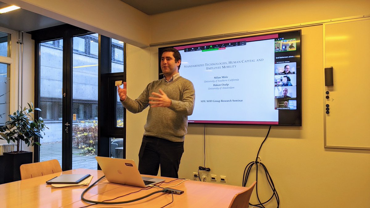 Strategic Organization Design group (@sod_unit) on Twitter photo A great seminar talk today by <a href="/Hakan_Ozalp/">Hakan Özalp</a> who is visiting from <a href="/UvA_Amsterdam/">UvA Amsterdam</a>! Interesting findings from the paper "Standardized Technologies, Human Capital and Employee Mobility" on how middleware diffusion in the video game industry impacts mobility across worker types 🎮🕹️ A great seminar talk today by <a href="/Hakan_Ozalp/">Hakan Özalp</a> who is visiting from <a href="/UvA_Amsterdam/">UvA Amsterdam</a>! Interesting findings from the paper "Standardized Technologies, Human Capital and Employee Mobility" on how middleware diffusion in the video game industry impacts mobility across worker types 🎮🕹️