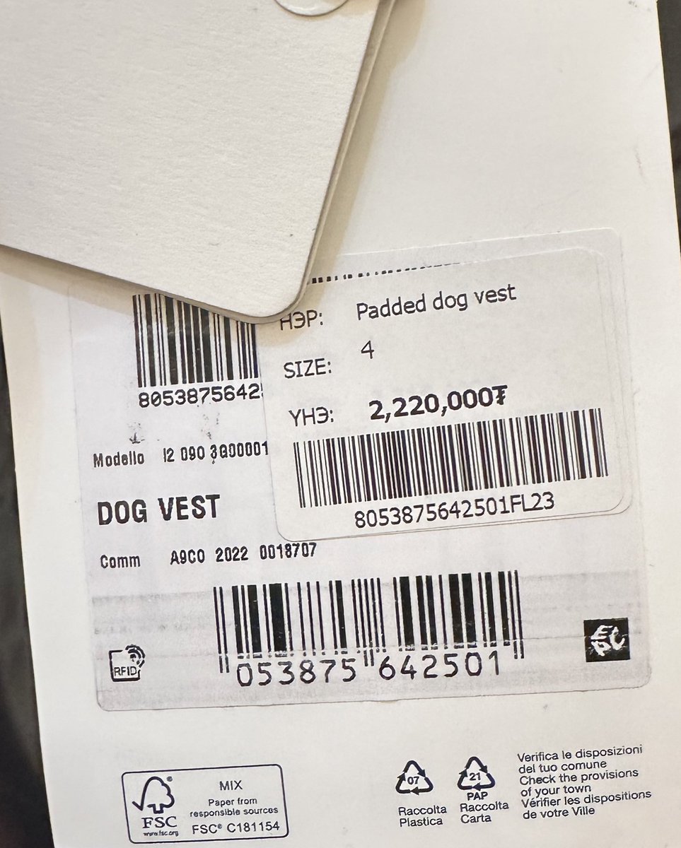 Дэлгүүрт ийм хөөрхөн кюртик хараад Лакидаа авъя гэж бодож ороод эмнэлэг явангаа алдлаа. Золтой л харвачихсангүй.🥴