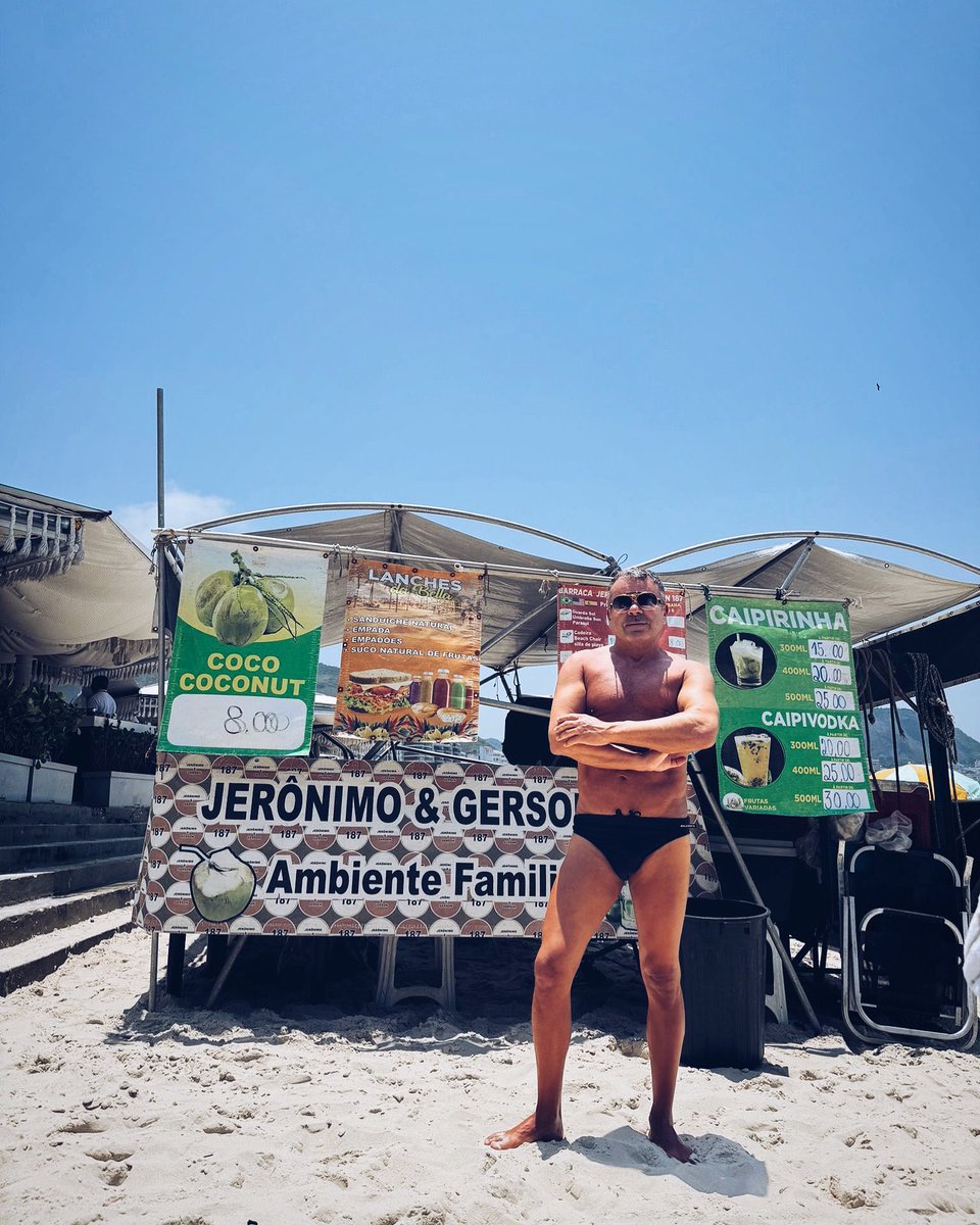 Perro, hazme tuyo una vez más. Feijóo va a durar en el Congreso lo que Cuentos Chinos en Telecinco.