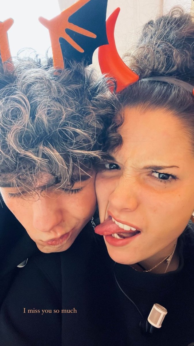 sto_black_'s tweet photo. ritina ogni tanto se ne esce così 🥹
#riveo https://t.co/tMJUjBfbPc