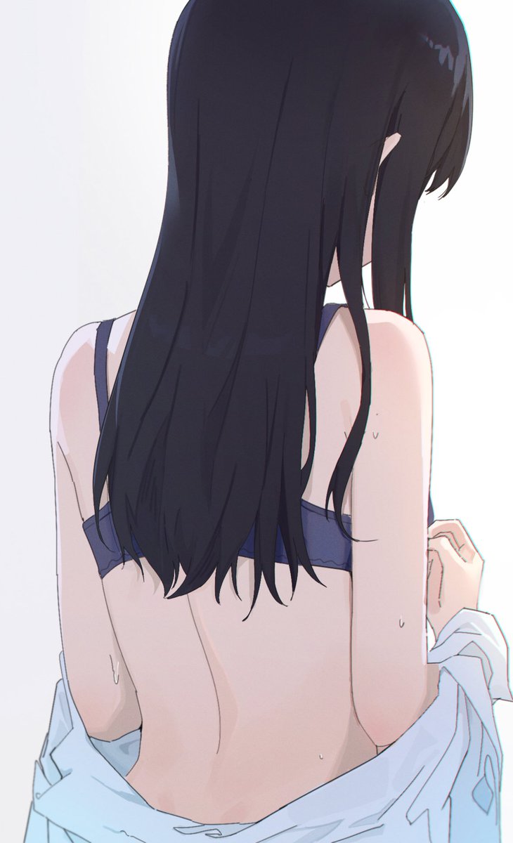 RRRee51's tweet photo. 背中 https://t.co/MbQhms8rCF