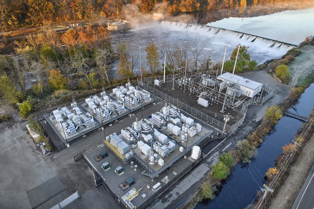 Excited and proud to open North America's 2nd largest fuel cell park today. 14-megawatt baseload fuel cell project has 10 fuel cells and will power thousands of customers of Eversource and UI.
#fuelcells #cleanenergy