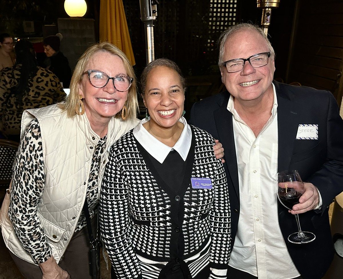 OutreachPark's tweet photo. Amazing event this week raising awareness for runaway and homeless youth! Thank you to Simply Savannah Marketing and Ardsley Station for hosting Sips at the Station benefitting Park Place Outreach.

https://t.co/9Qd5rfJttO https://t.co/5nyP3XJDTY