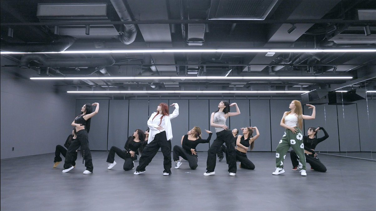 aespa 에스파 'Drama' Dance Practice

youtu.be/63AddcwtjN0

#aespa #æspa #에스파
#Drama #aespaDrama
#DancePractice
