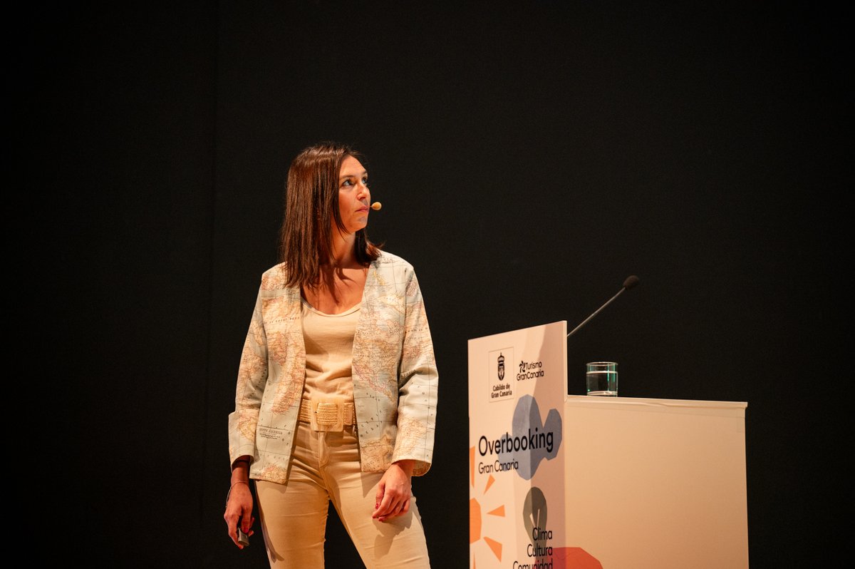 ovbgc's tweet photo. Después de una breve pausa, ¡seguimos con la jornada en #OVB23!

Es el turno de Verónica Zumalacárregui, periodista gastronómica y de viajes. Para ella, «hay que sostener la comunidad y la cultura invitando al turista a integrarse y vivir la experiencia de nuestra mano». https://t.co/L0ueJXi7oT