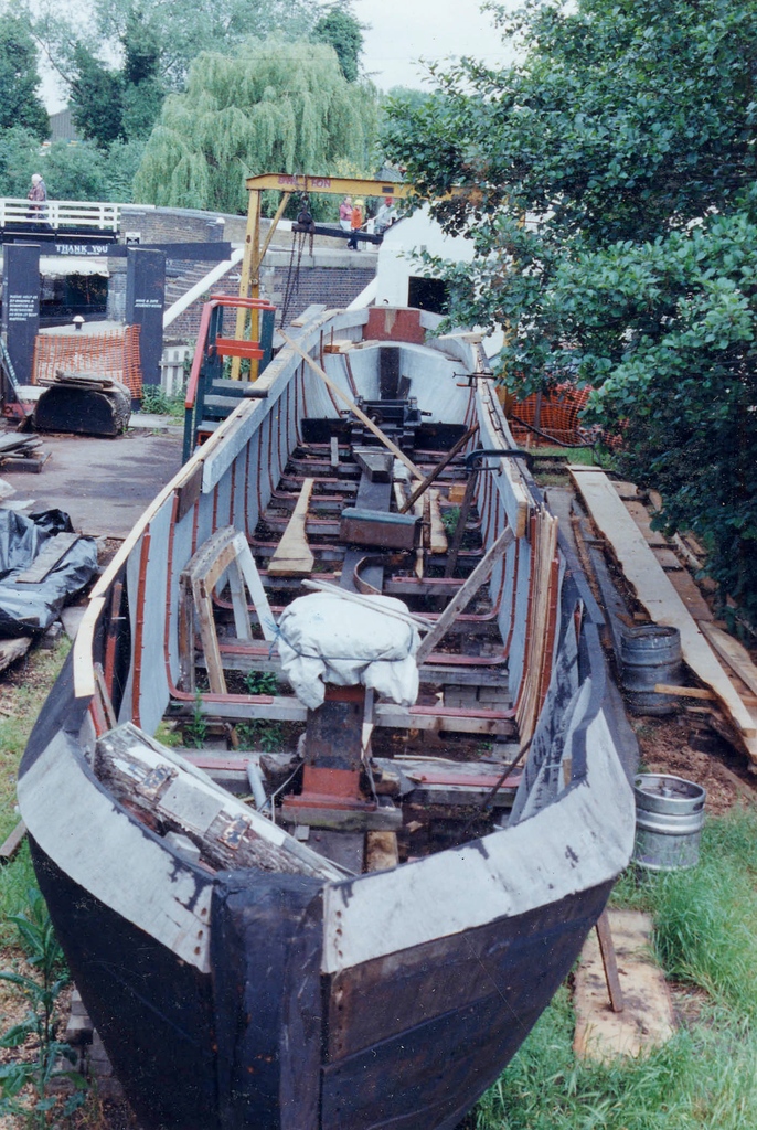 RickyWaterTrust's tweet photo. Here's a look at some of the renovation work we did in 1997.
https://t.co/qp24yMjEyX
#ThrowbackThursday #BritishHistory #CanalHistory #WorkingBoat #learningatthelock" https://t.co/mzb2pfAX6m