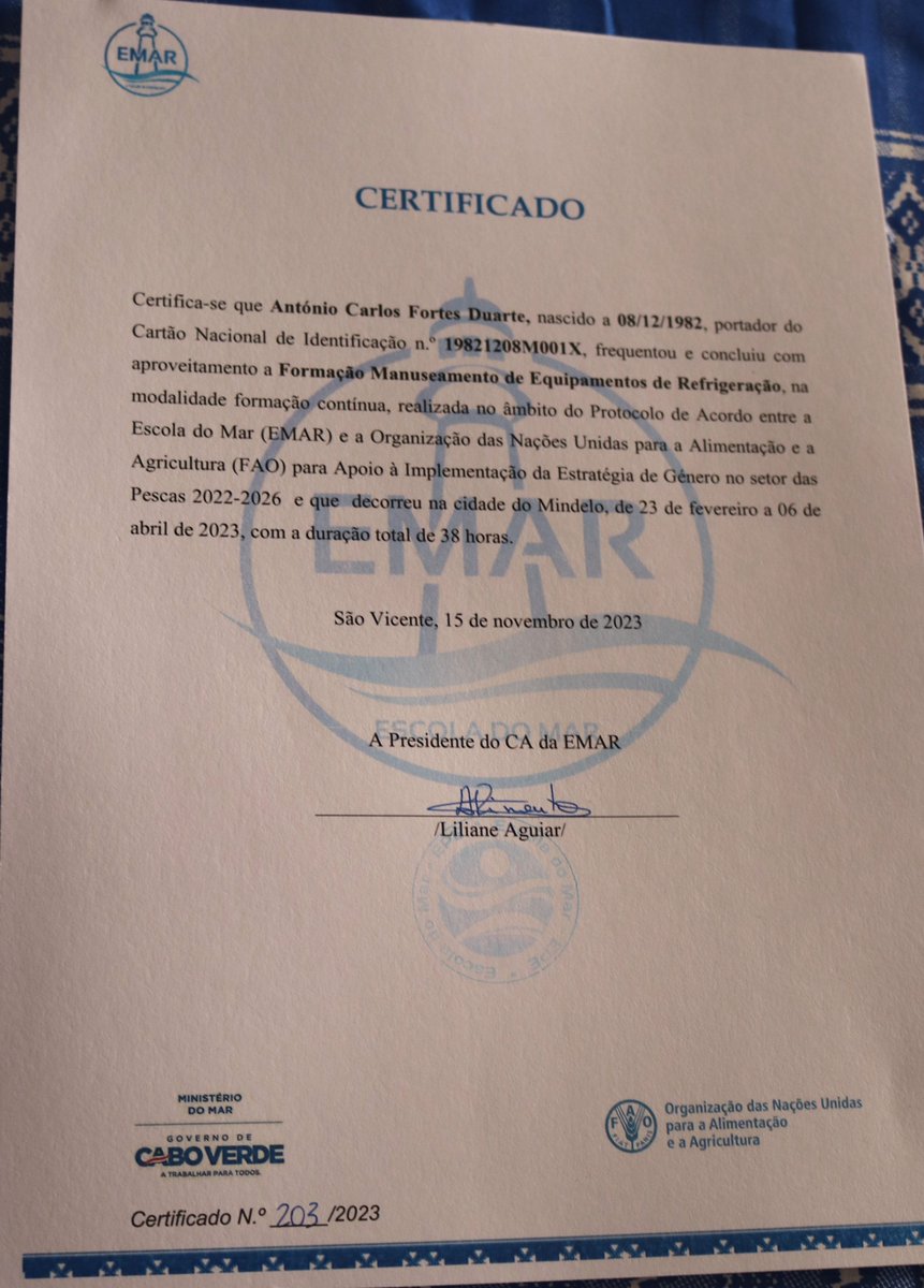 FAOCaboVerde's tweet photo. #CaboVerdeOceanWeek 🌊

BLUE FAIR: Training certificates financed by @FAO &amp; carried out by EMAR (School of Sea)🇨🇻

➡️ Handling Refrigeration Equipment
➡️ Small Business Management and Accounting Techniques

#CoastalFisheries Initiative 💪 the fishing🎣 communities

#CFIgef #SDG14 https://t.co/XAxxUaTWop