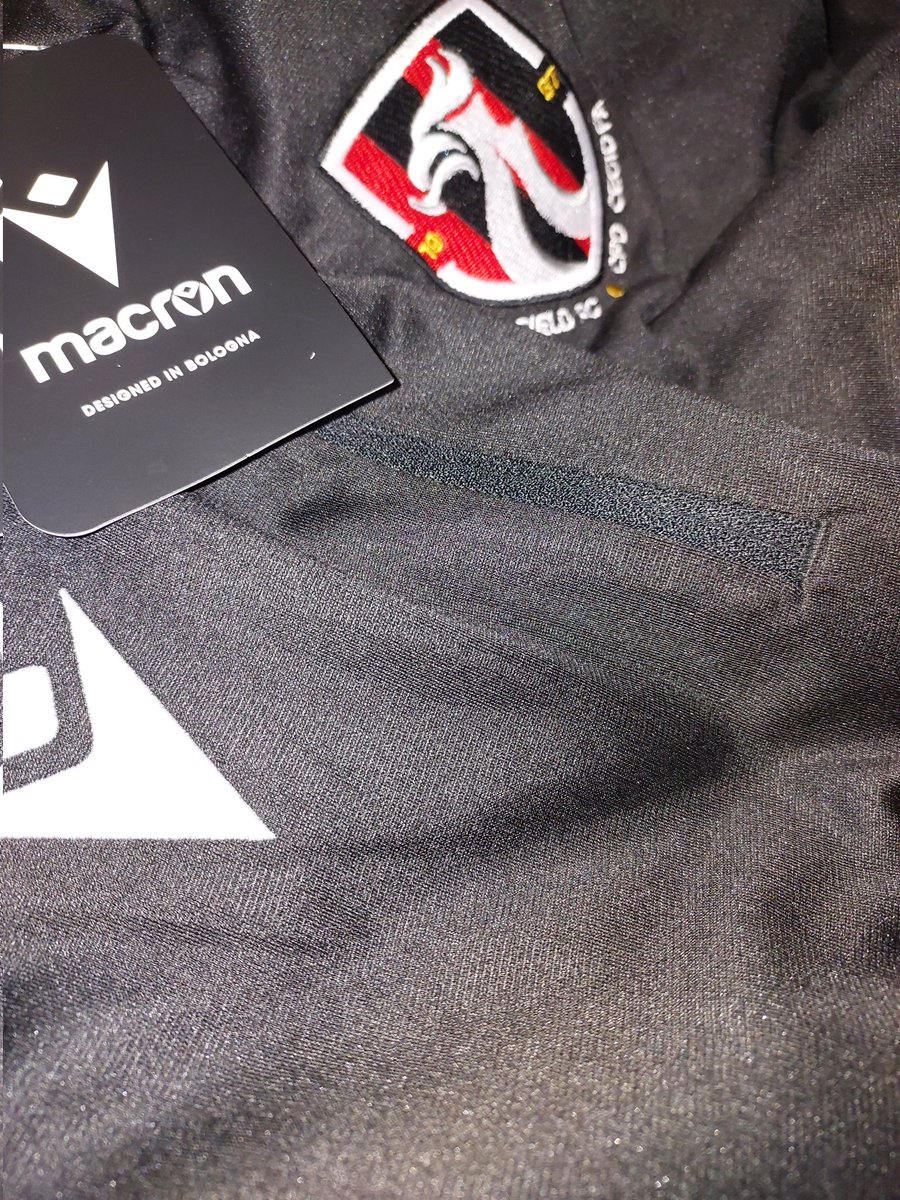MacronWrexham's tweet photo. Friends and loyal club sponsors @MOwenElectrical and ISM Plumbing&amp;heating going that extra mile for @GUILS1957 @lenny96lfc some really great gear for the lads.
🤩⚽️🤩⚽️ https://t.co/YN8M9N2lXW