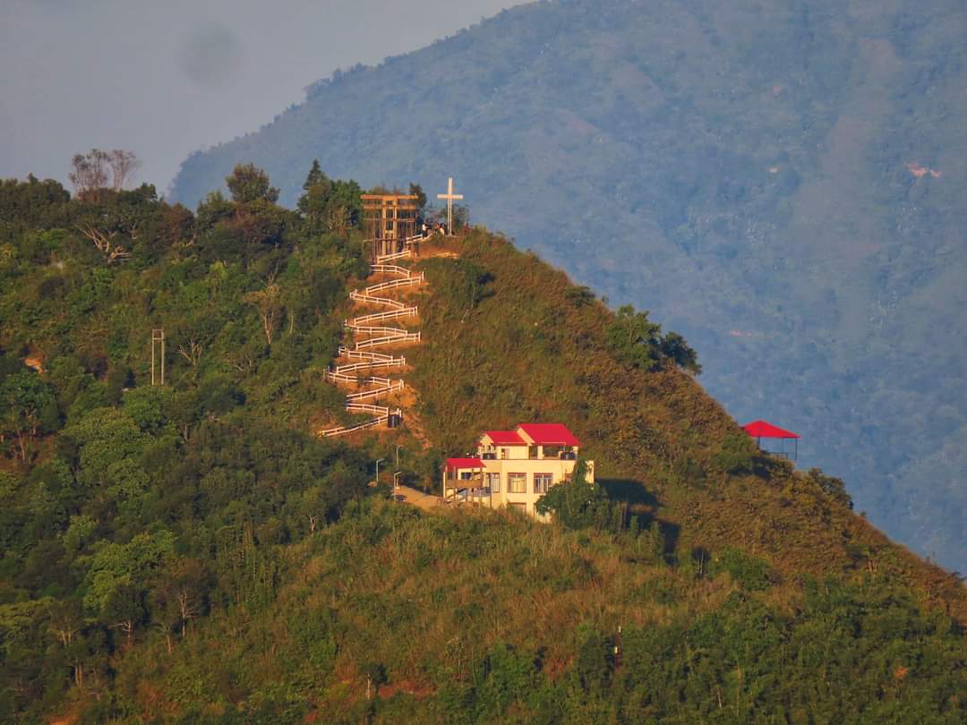 mizoraminsta's tweet photo. Muthi tlâng, Mizoram
.
.
Pic credit 📷 @vanteakhawlhring
.
.
.
#muthitlang #tlang #hill #hillrange #hilly #mountain #mizoram #mizoraminsta #northeastindia #muthi https://t.co/uCTRx72VCE