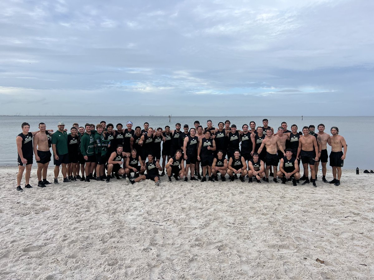 USFBaseball's tweet photo. Operation: Omaha
#HornsUp 🤘 #CarryTheBoat https://t.co/6GRpLZFG3V