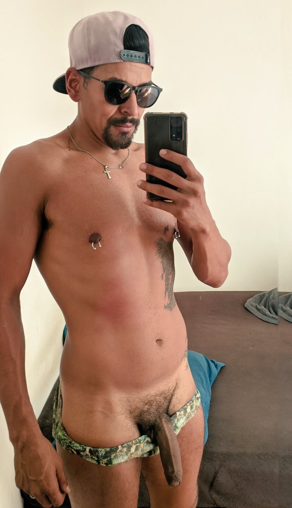 FreddieScorpion's tweet photo. Queimadinho e "cansadinho" do Sol!!
😈🔥
🌞🤤
💥🍆
#dayoff
#marquinha
#bronze
#sunmark https://t.co/eshO2rHj9d