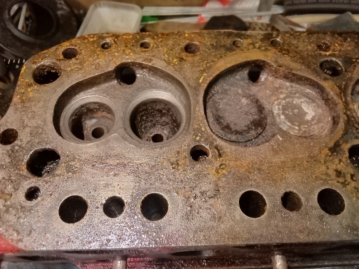 Some proper old school engineering today as I lap the valves in on the mgb cylinder head

#mgb #classicCar #engineering #sbs