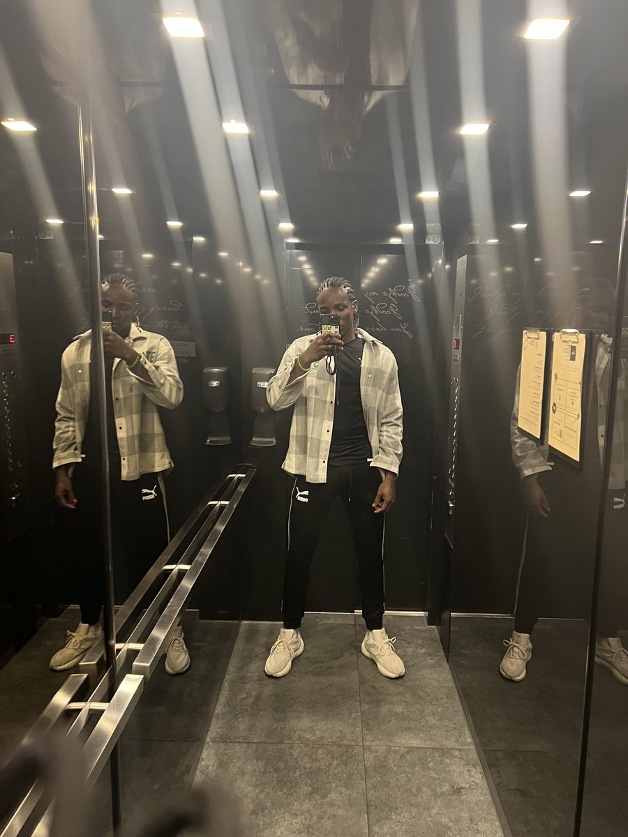 daviddurrant321's tweet photo. you will always have some sort of conflict in your life you must learn how to enjoy life while still solving them there is beauty in everything we experience you  just. Need  to adjust your perception you can either cry in the storm are dance in the rain https://t.co/durQv2soYy
