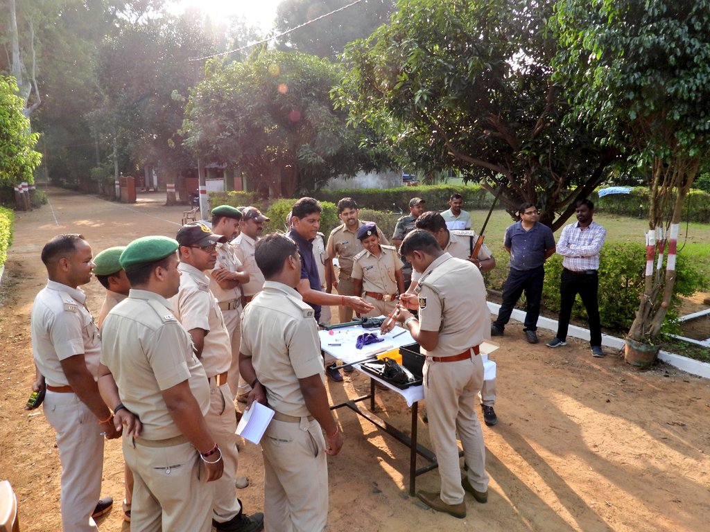 DfoBonai's tweet photo. One day training Programe on #tranquilizing techniques was organized at #BrahmaniNursery Bonai.Tranqulizing techniques will help in #Humanwildlife(WL) conflict mitigation and #rescue operation of WL.
@ForestDeptt
@PCCFWL_Odisha https://t.co/8PmEw2Wb3m