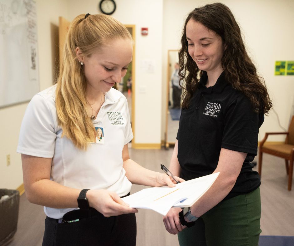 The SOARing Eagles Healthcare Clinic is accepting new patients for its free physical therapy services. The clinic is staffed by physical therapy graduate students who provide treatments under the supervision of licensed physical therapists. Learn more: husson.edu/news/2023/11/s…
